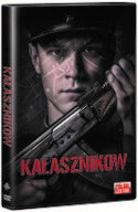 Okładka płyty DVD - młody radziecki żołnierz prezentujący broń maszynową kałasznikow.