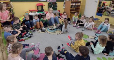 Zajęcia w Publicznym Przedszkolu Nr 8 w Radomiu poprowadzone z okazji obchodów Międzynarodowego Dnia Języka Ojczystego.