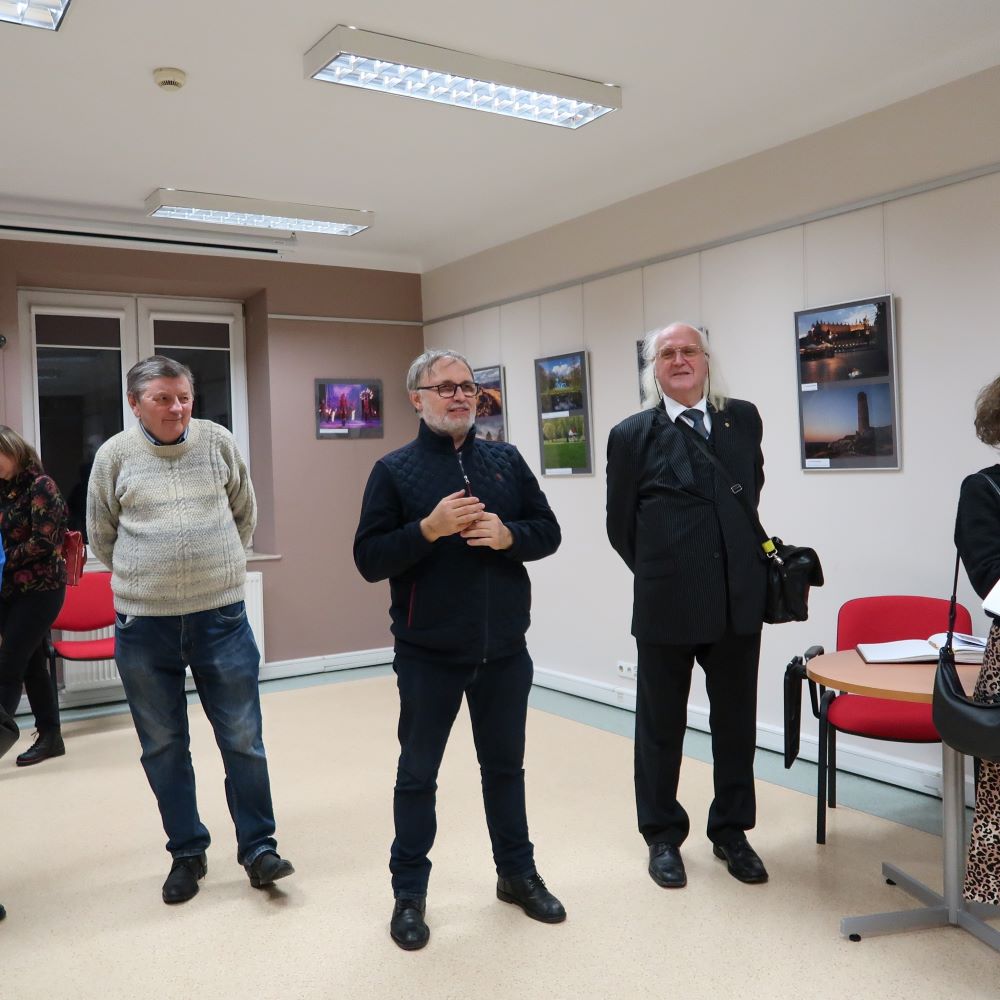 Wernisaż VI Dorocznej Wystawy Klubu Fotografii Krajoznawczej PTTK Oddział Łucznik w Radomiu