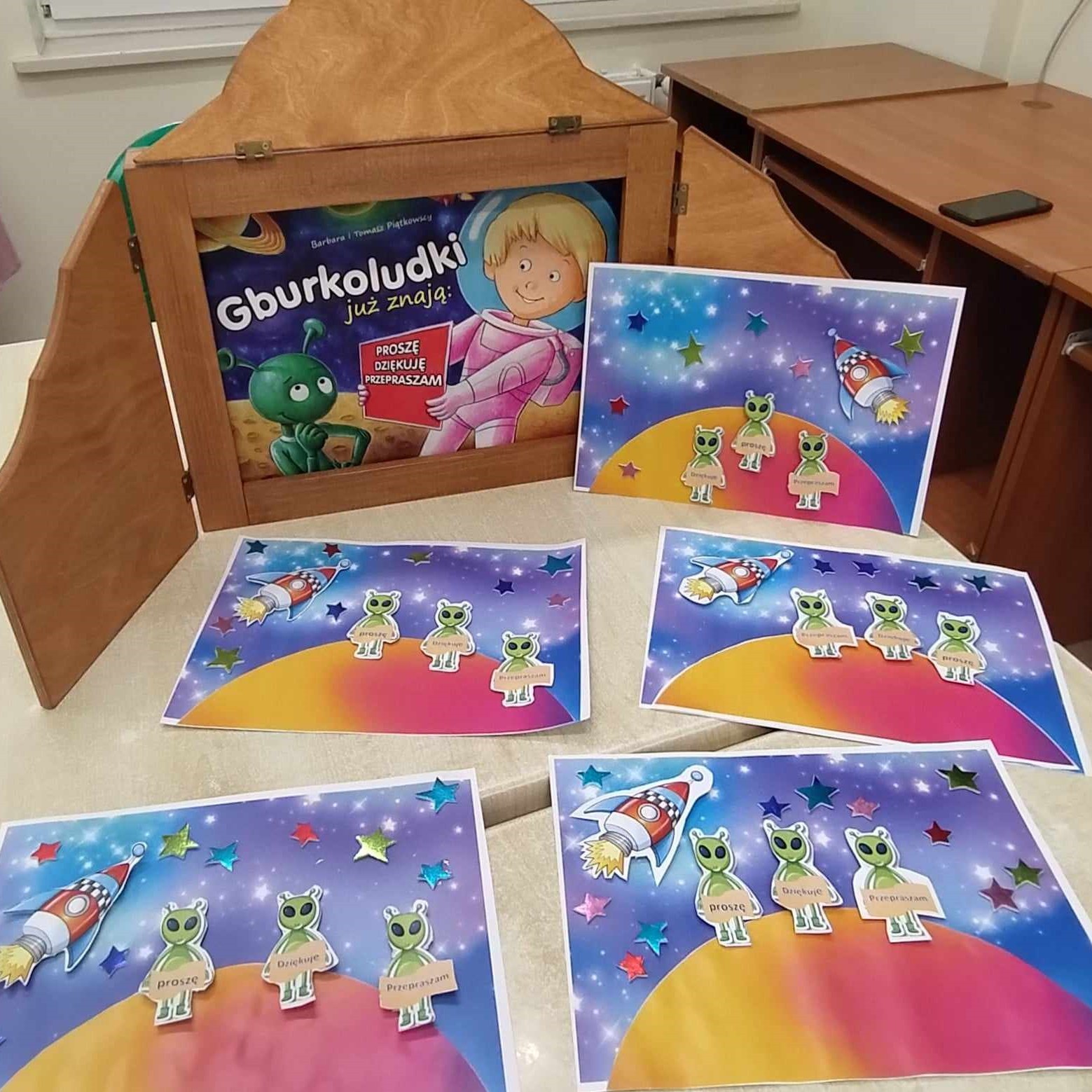 Prace plastyczne dzieci Oddziału Dziecięcego Radomskiego Szpitala Specjalistycznego