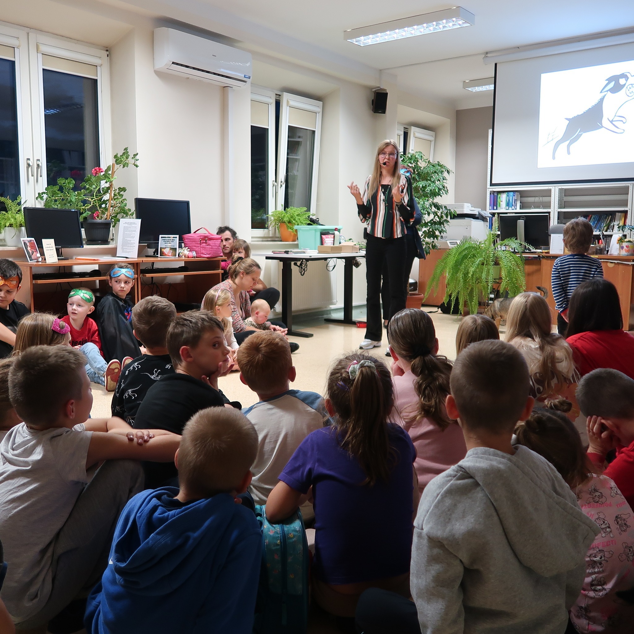 Warsztaty z psem Preclem podczas Nocy Bibliotek