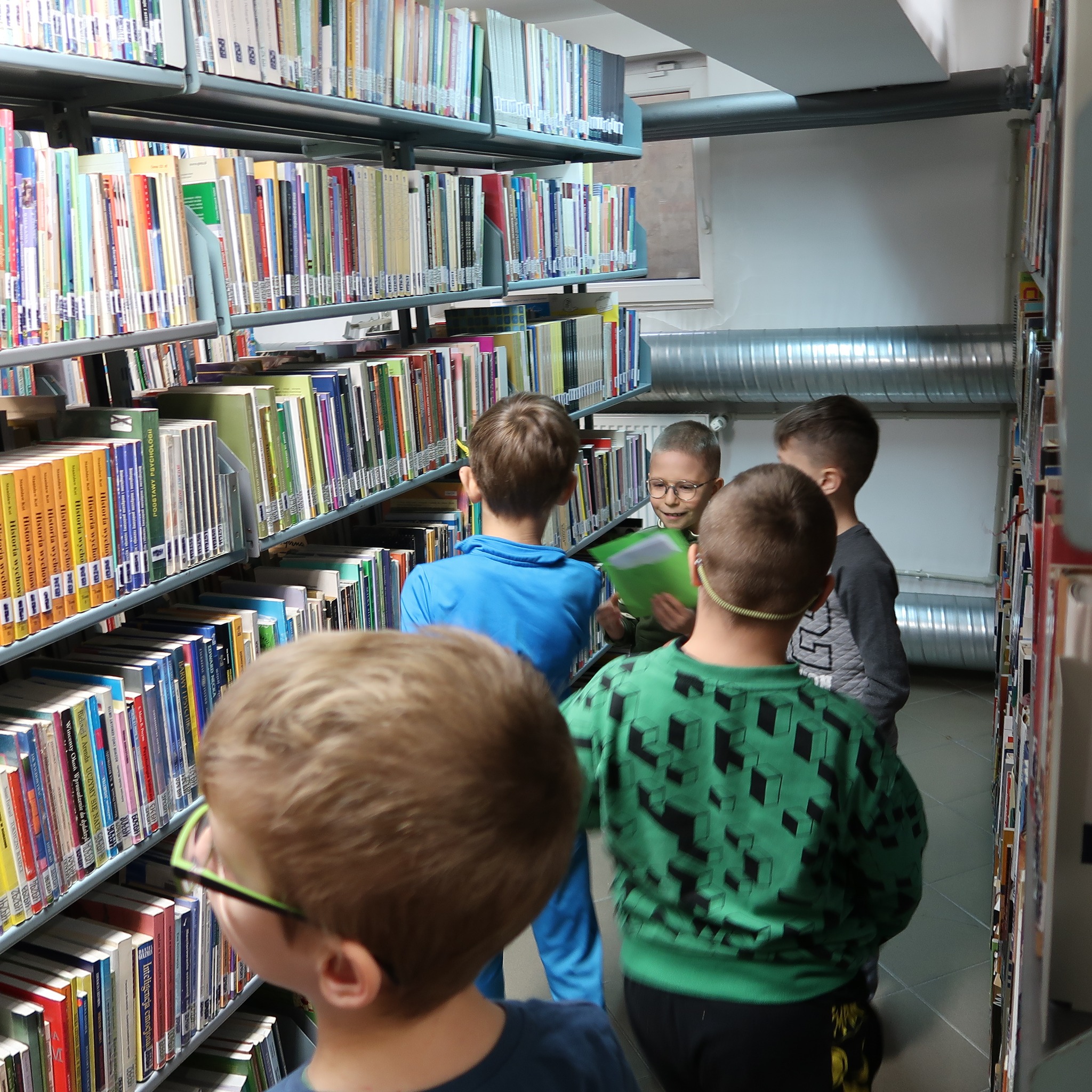 "Kolorowy Potwór w bibliotece" relacja z zajęć