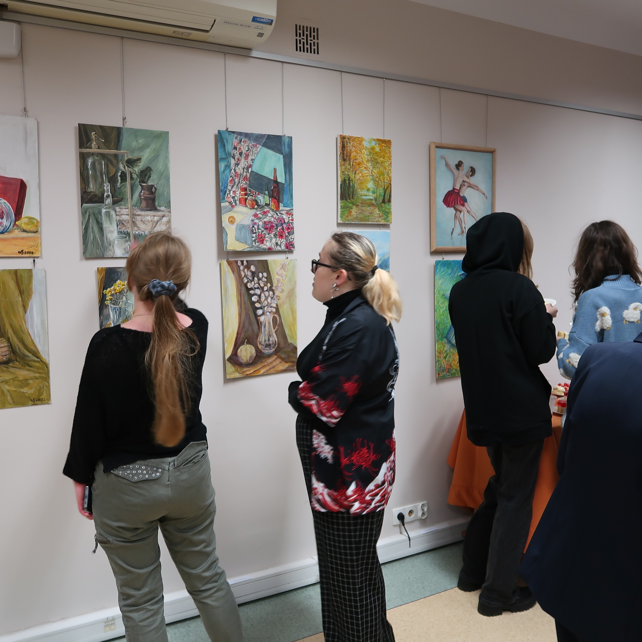 "Oblicza" wystawa studentek Uniwersytetu Trzeciego Wieku Uniwersytetu Radomskiego