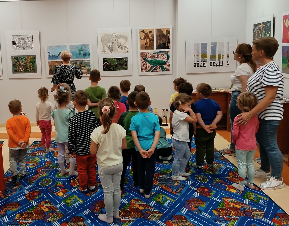Galerii między półkami