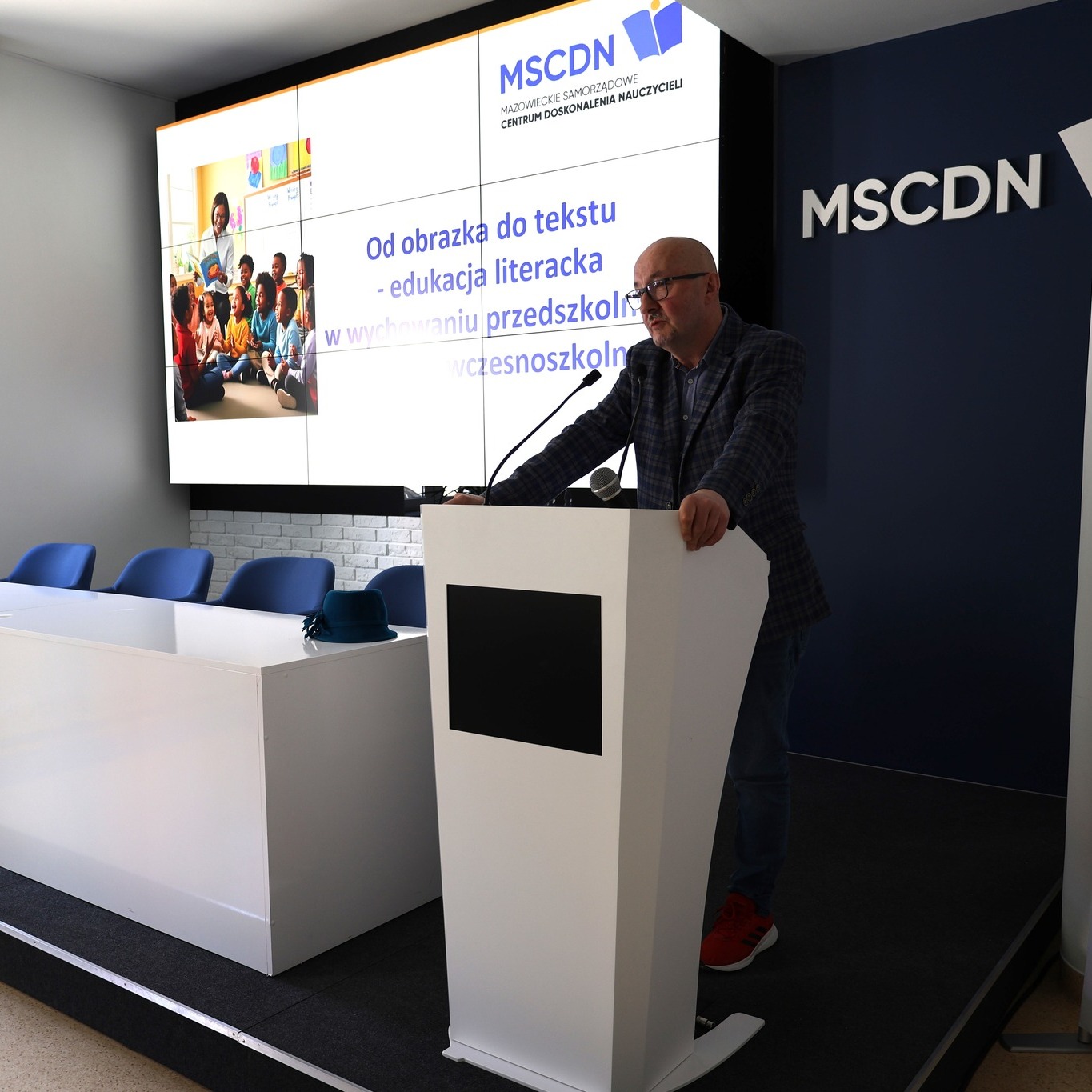 "Od obrazka do tekstu" - konferencja