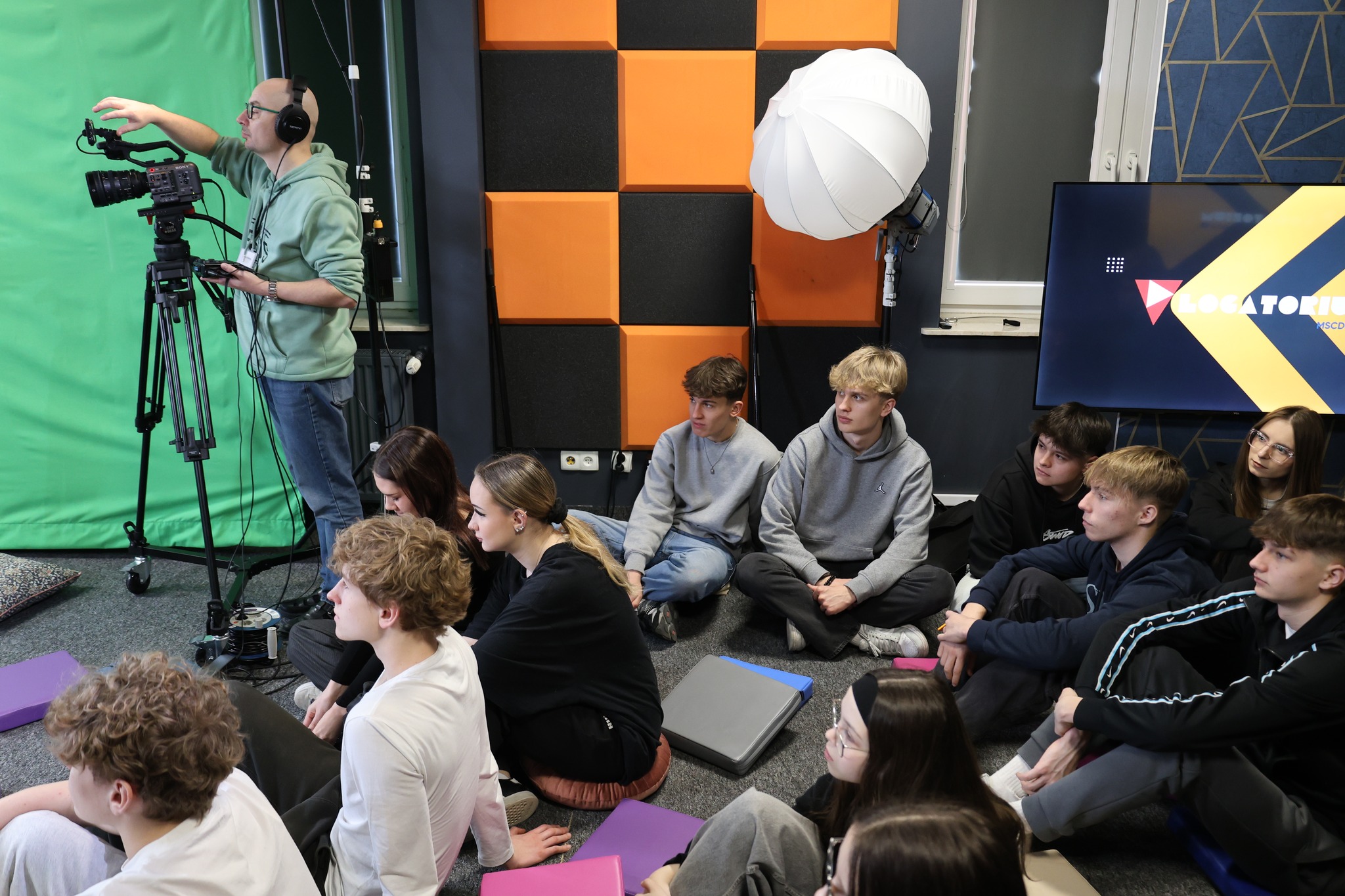 Spotkanie z Przemysławem Bednarczykiem w ramach projektu edukacyjnego "To nas porusza!"