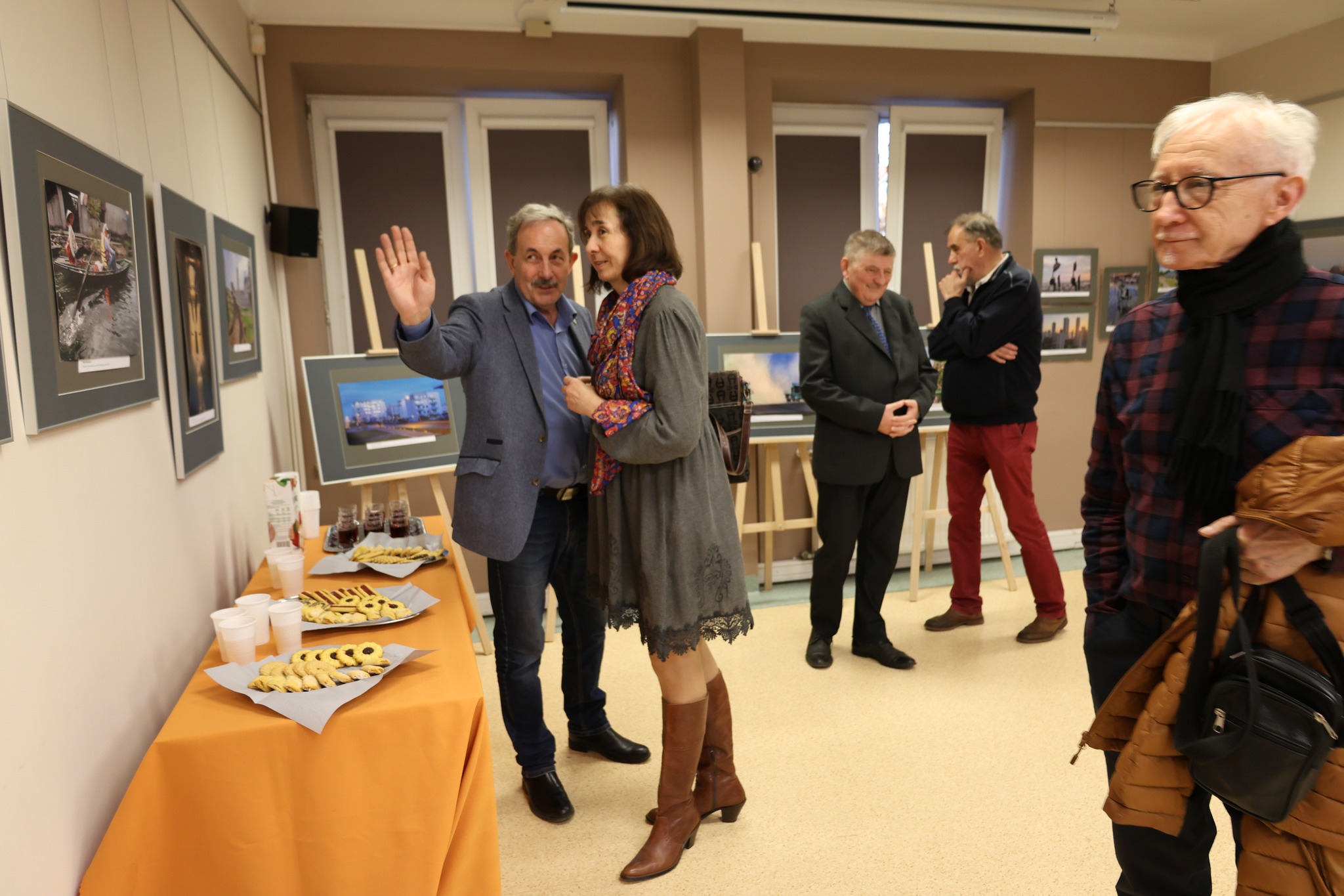 Wystawa fotografii" członków Klubu Fotografii Krajoznawczej PTTK "Łucznik".