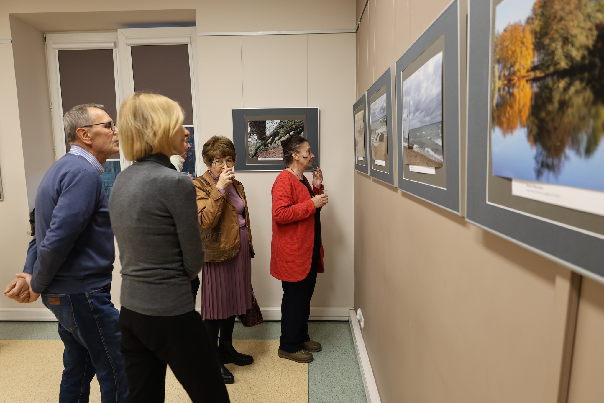 Wystawa fotografii" członków Klubu Fotografii Krajoznawczej PTTK "Łucznik".