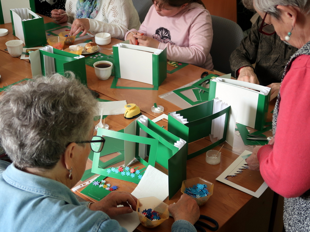 Książka tunelowa - warsztaty prowadzone przez Annę Swend