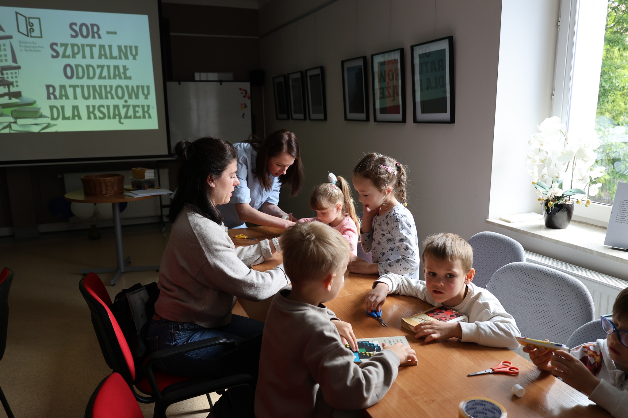 Biblioteczny SOR dla książek - zajęcia w ramach obchodów Tygodnia Bibliotek 2025