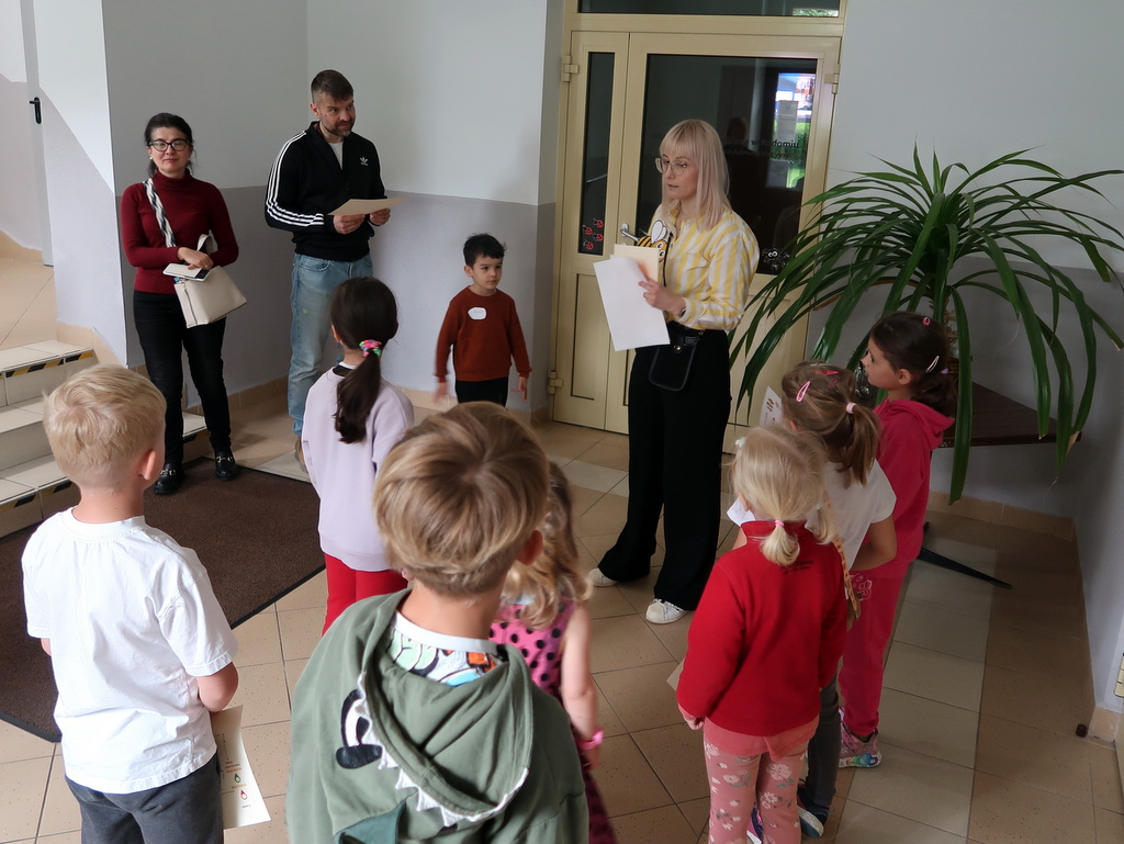 Pracowite pszczoły w bibliotece