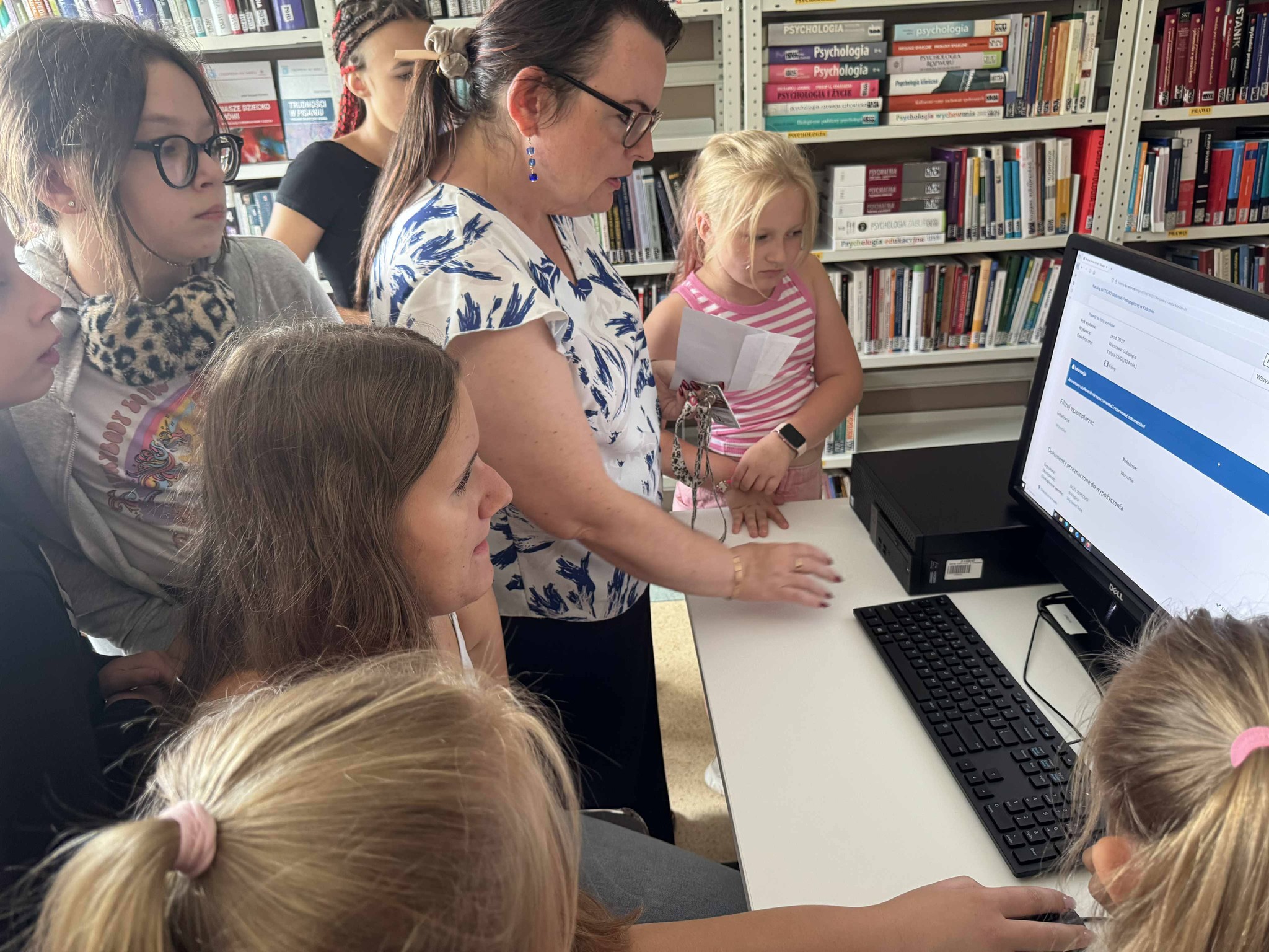 Gra biblioteczna podopiecznych Stowarzyszenia Arka z Radomia