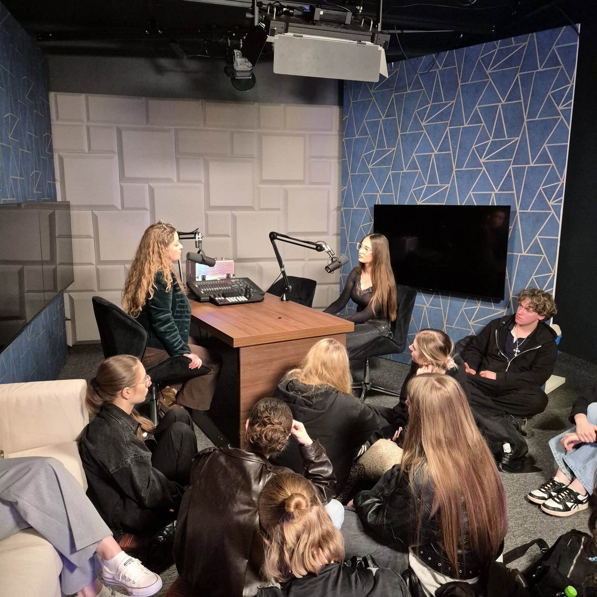 To nas porusza - spotkanie z Urszulą Niwińską Reczko