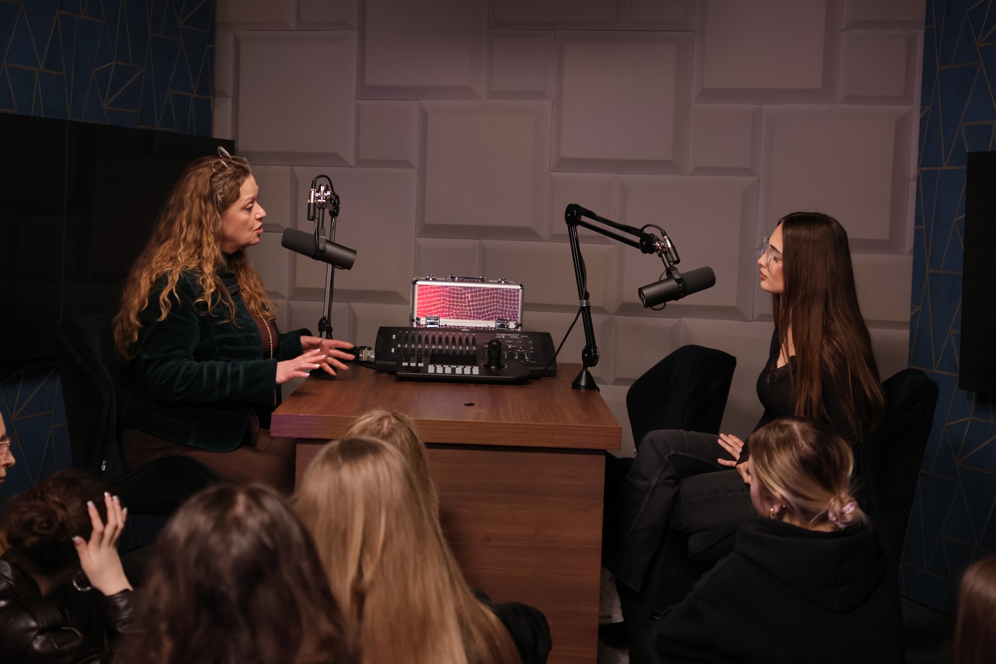 To nas porusza - spotkanie z Urszulą Niwińską Reczko