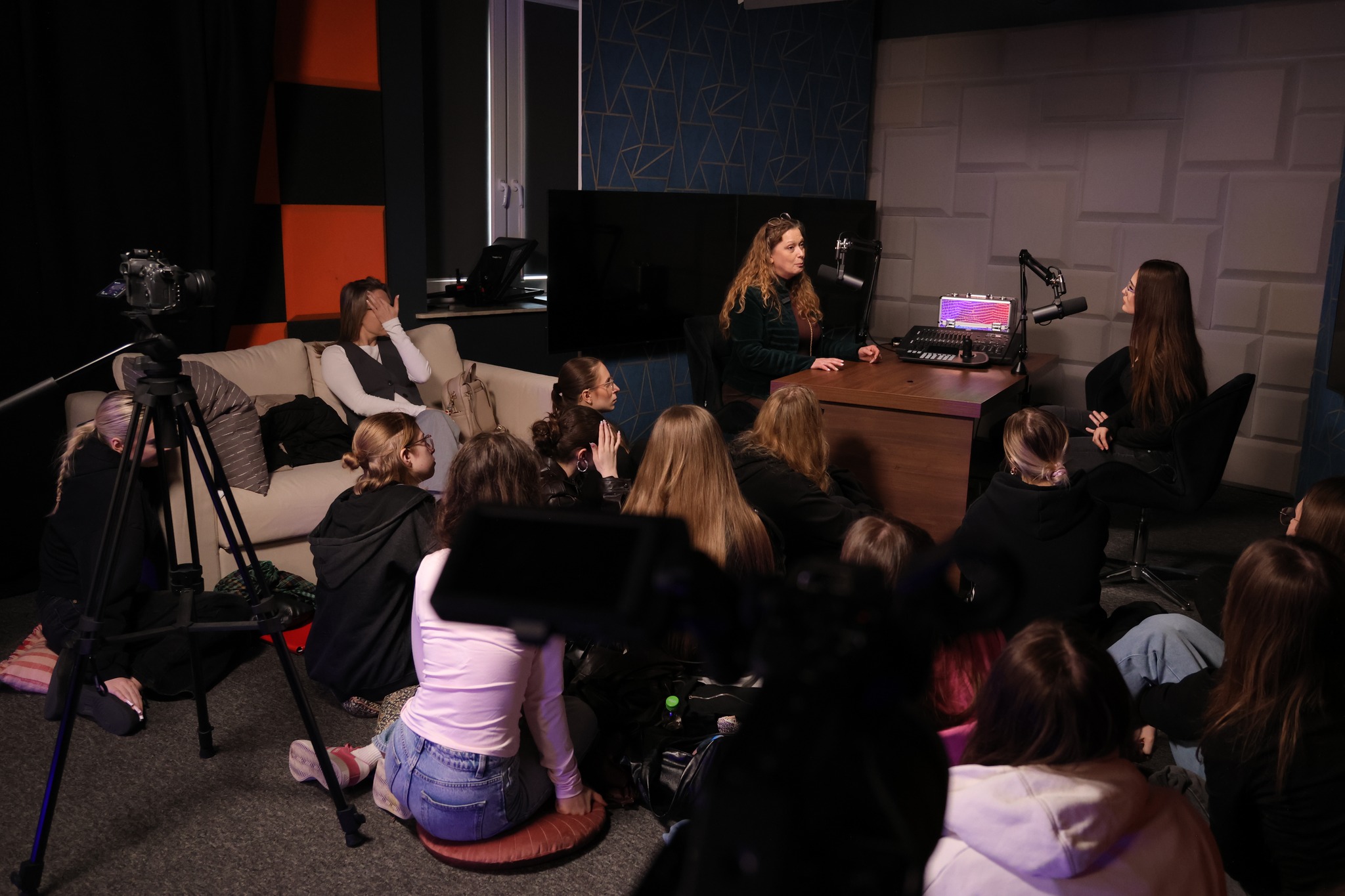 To nas porusza - spotkanie z Urszulą Niwińską Reczko